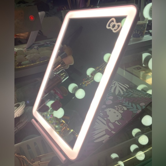 Impressions vanity hello Kitty, mini mirror - Picture 8 of 8